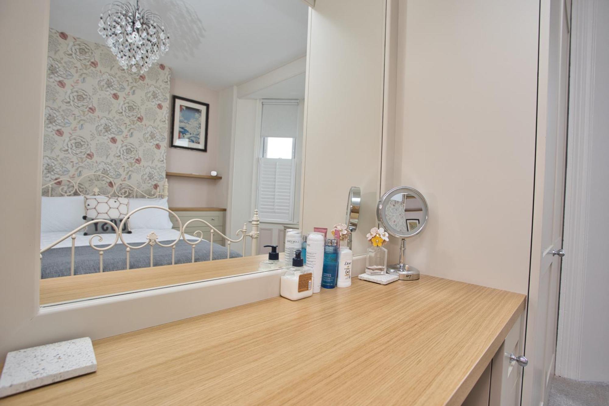 Spacious Seaside Escape In The Heart Of Deal, 4 Mins From The Beach Екстер'єр фото