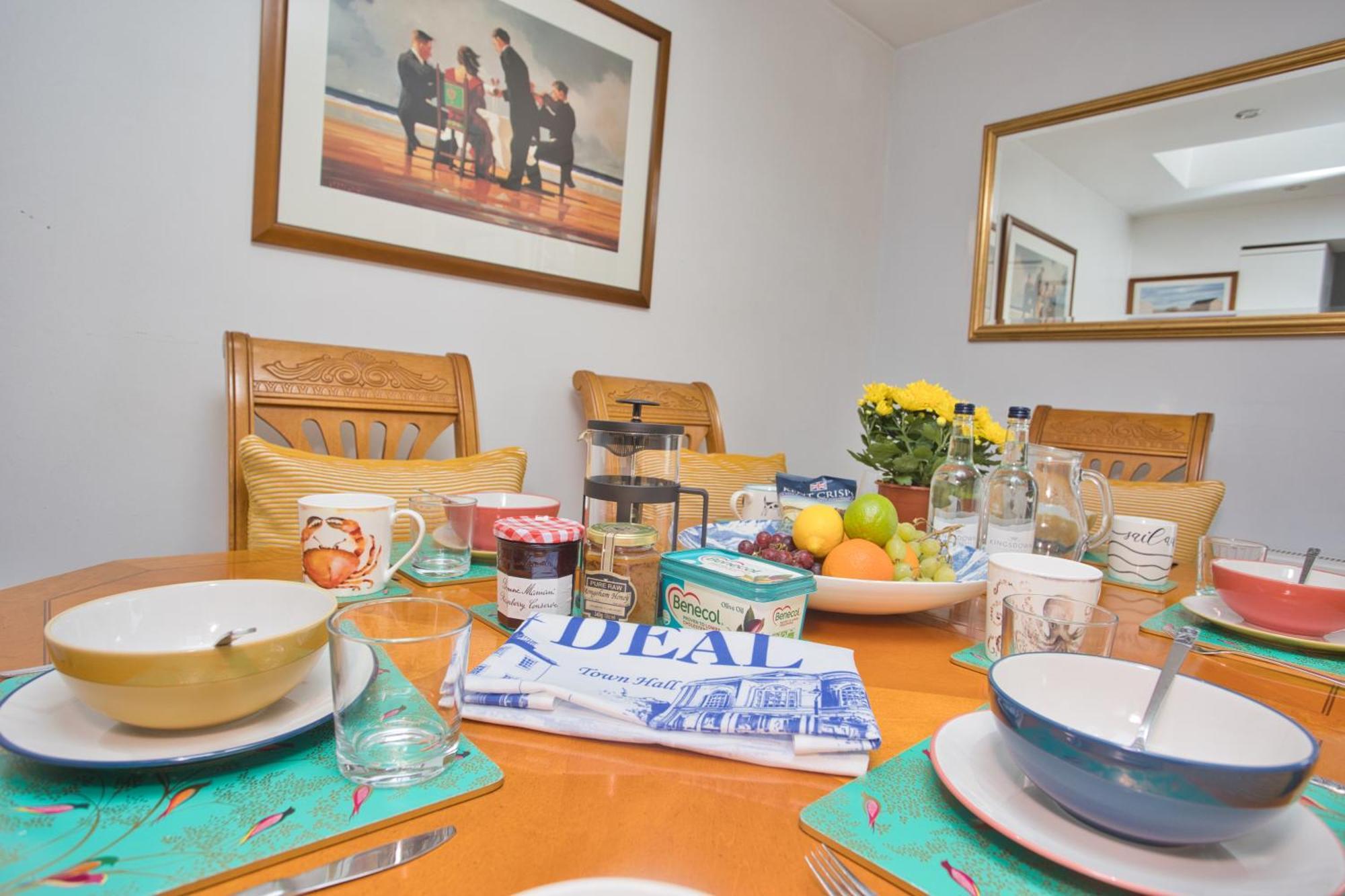 Spacious Seaside Escape In The Heart Of Deal, 4 Mins From The Beach Екстер'єр фото
