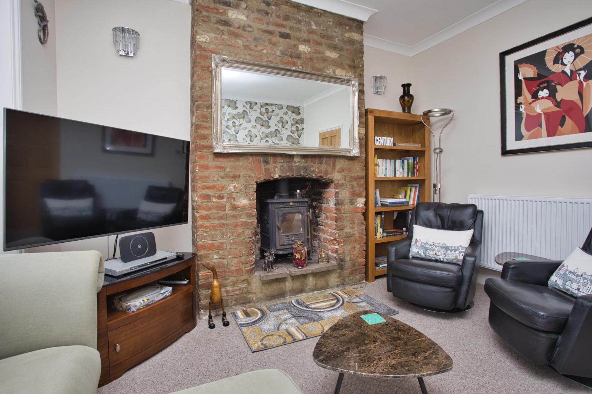 Spacious Seaside Escape In The Heart Of Deal, 4 Mins From The Beach Екстер'єр фото