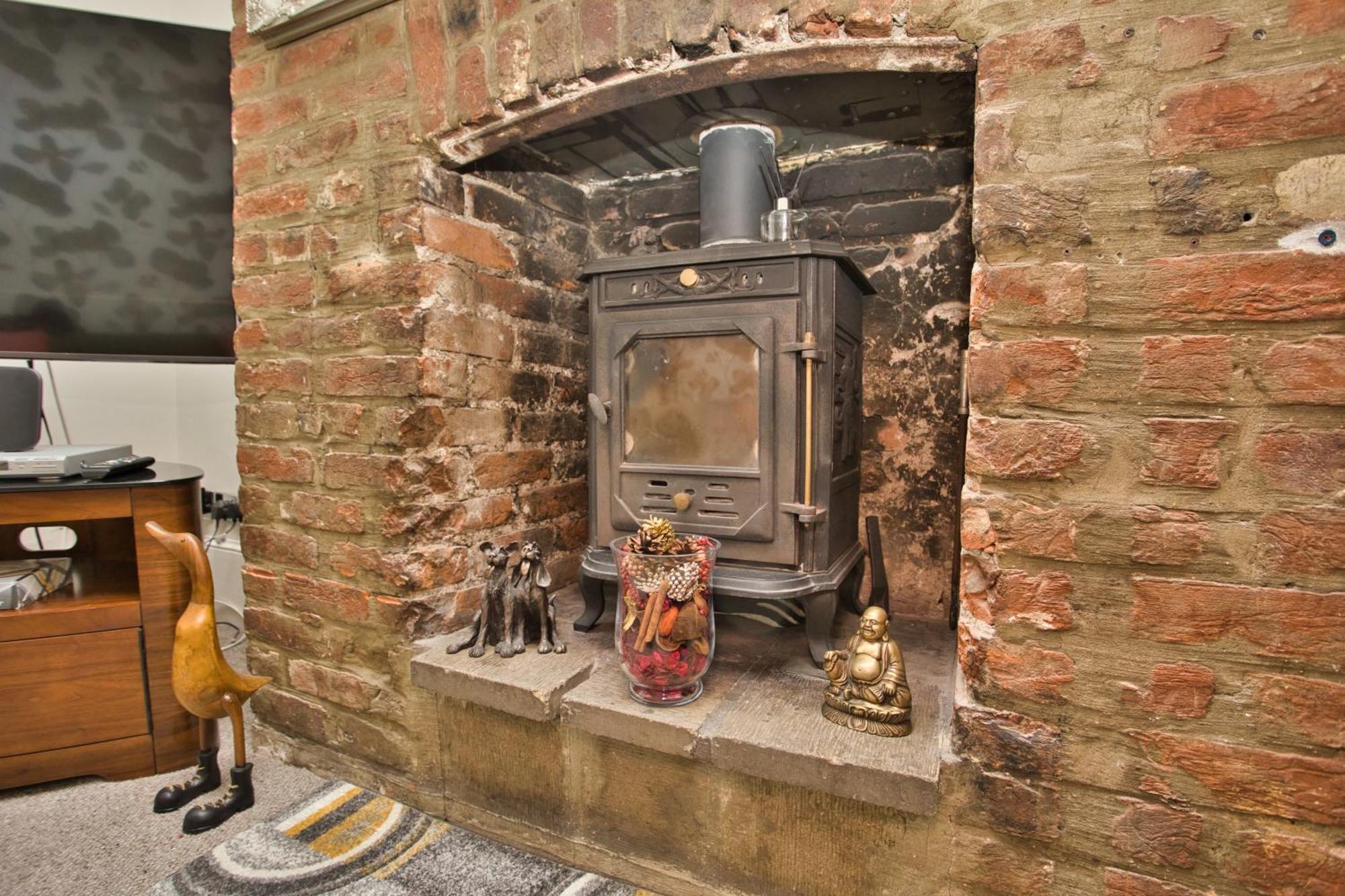 Spacious Seaside Escape In The Heart Of Deal, 4 Mins From The Beach Екстер'єр фото